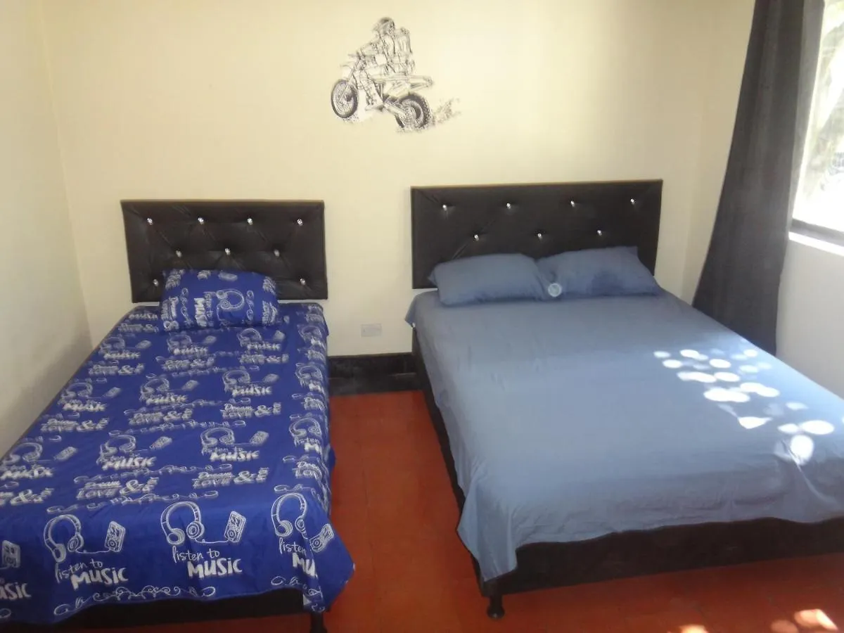 Homestay La Casa De La Floresta Dormitorios Medellin Colombia