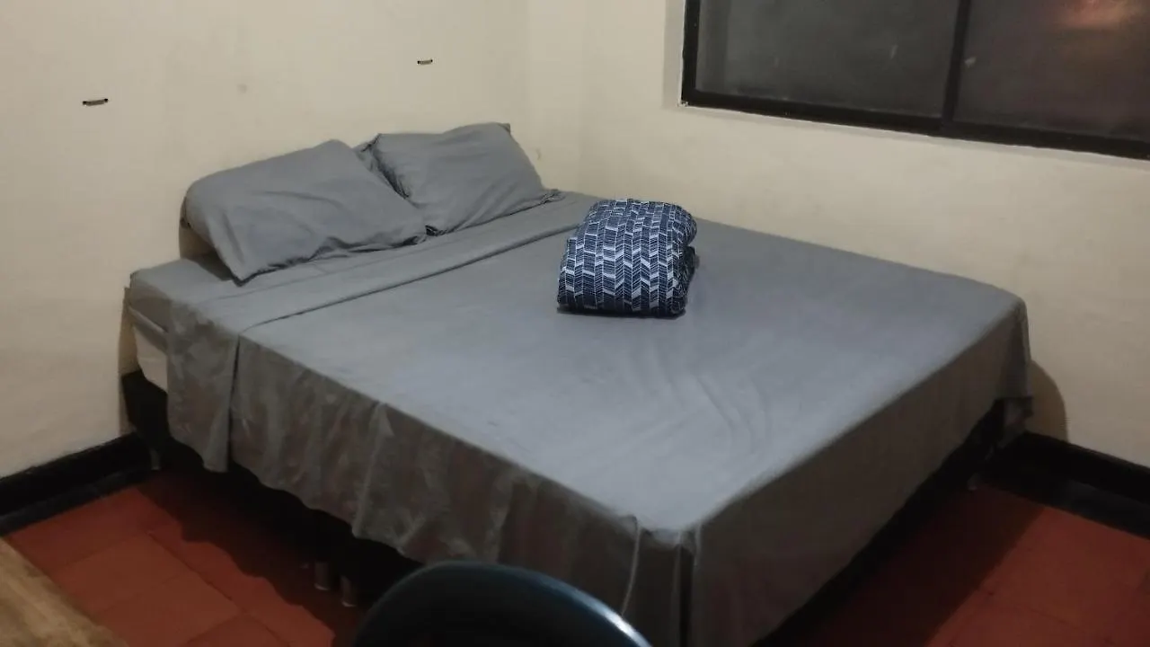 Homestay La Casa De La Floresta Dormitorios Medellin Colombia